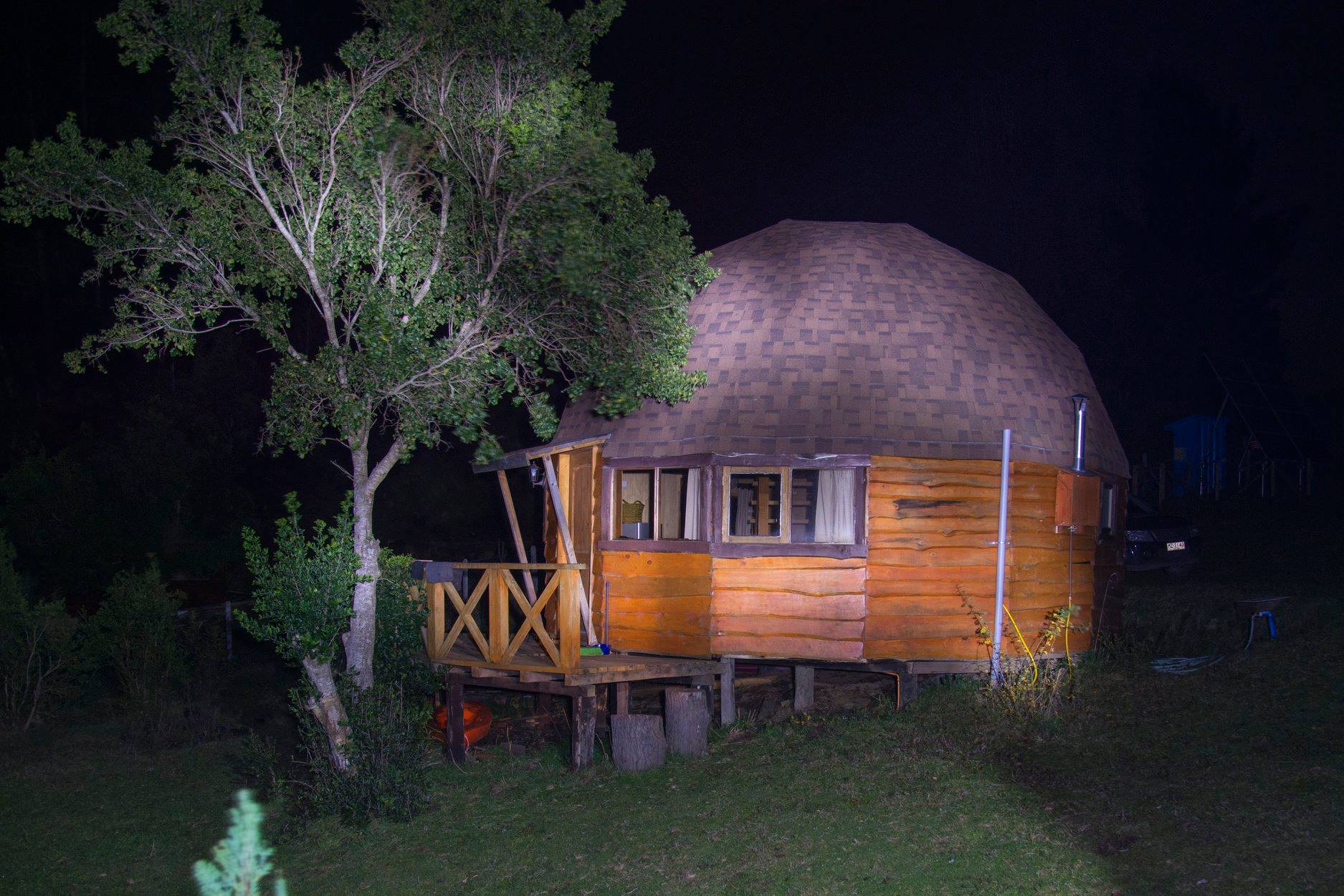 ALOJAMIENTO PARA 5 PERSONAS / DOMO KUYEN ISLA HUAPI- LOS RÍOS - Imagen 9