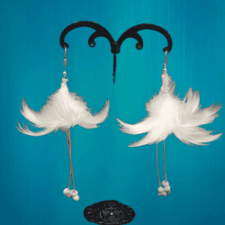 Aros de plumas con conchitas pipi Colgantes