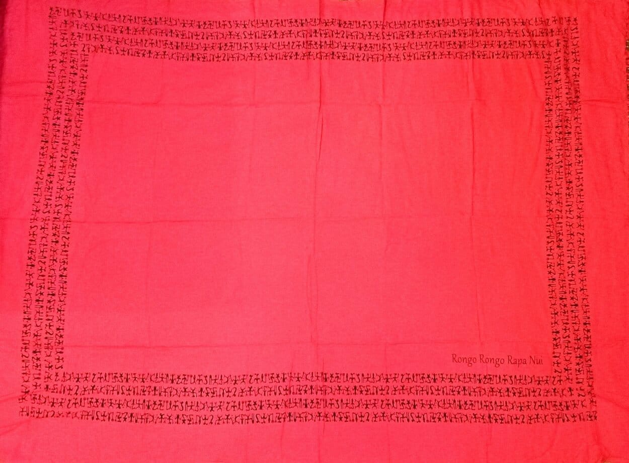 Pareo Napohe Grande Color Fucsia Con Borde Rongo Rongo 1,75X1,15MTS - Imagen 2